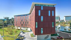 Hotel in Florida exterior during daytime Hotel in Florida exterior during daytime