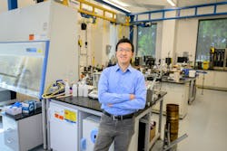 LSU Civil Engineering Professor Hai 'Thomas' Lin headshot in lab