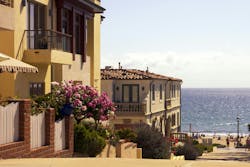 California Beach Houses. Beach town oceanfront luxury homes overlooking the Pacific ocean in southern California.